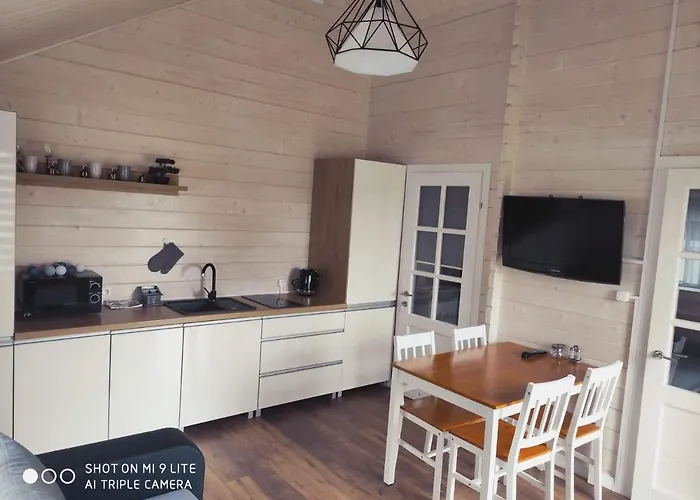 Letniskowe Do-iwi Деревянный коттедж