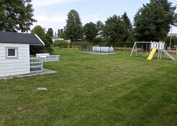 Letniskowe Do-iwi ロッジ ウストロニエ・モルスキエ