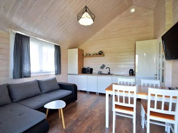 Letniskowe Do-iwi ロッジ ウストロニエ・モルスキエ